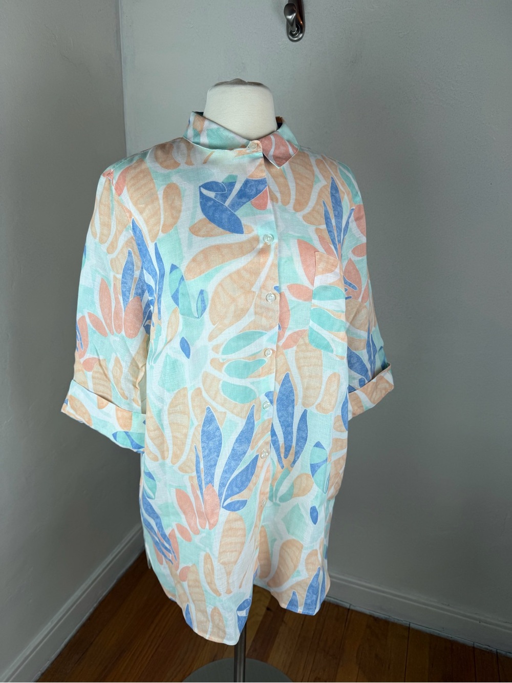 NWT Chico’s No Iron Linen Blouse Size 3.5